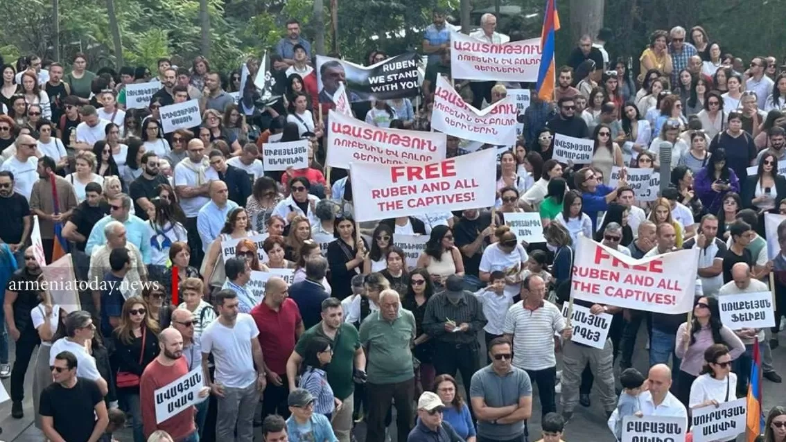 Երևանում ակցիա է ընթանում՝ ի պաշտպանություն Ադրբեջանի կողմից ձերբակալվածների համար