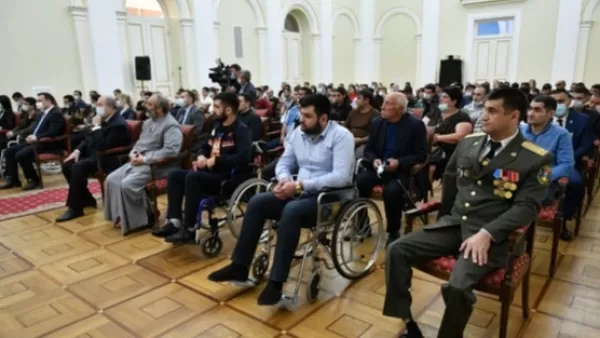 Նախագահ Արմեն Սարգսյանը հյուրընկալել է պատերազմում վիրավորվածներին