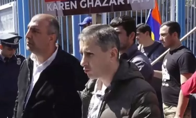 ՈՒՂԻՂ․ Ընդդեմ տրանսգենդերի ելույթի բողոքի ակցիա Երևանում