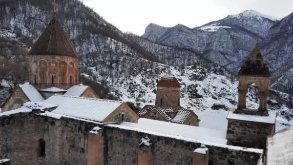 Ադրբեջանցիները արգելում են օտարերկրացիներին այցելել Դադիվանք 