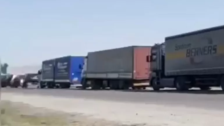 ՏԵՍԱՆՅՈՒԹ․ Մոտ 600 բեռնատարներ են կուտակվել Ղազախստանի և Ղրղըզստանի սահմանին 