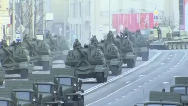 ՏԵՍԱՆՅՈՒԹ․ Մոսկվայում ռազմական տեխնիկան շարժվում է դեպի Կարմիր հրապարակ