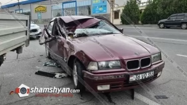 Խոշոր ավտովթար Երևանում․ Դավիթ Բեկի պողոտայում բախվել են Mercedes-ն ու BMW-ն