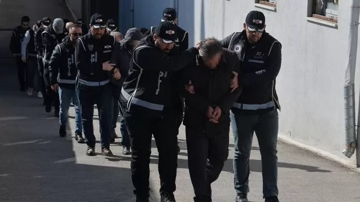 Թուրքիայում տասնյակ մարդիկ հետախուզվում են. ձերբակալվել է 150 մարդ