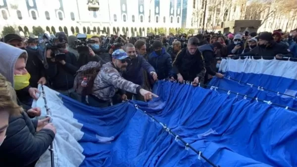 Վրաստանում ընդդիմությունը բողոքի ցույցերի է դուրս եկել. մասնակիցները վրաններ են խփել Թբիլիսիի գլխավոր պողոտայում  