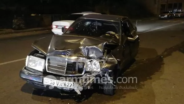 Mercedes-ի վարորդի ինքնազգացողությունը ղեկին վատացել է. տեղի է ունեցել խոշոր վթար