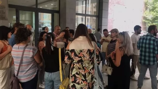 Թող թատրոնների փոխարեն իրենք հիմա էլ միանան գյուղնախարարությանը. թատրոնի դերասանների ակցիան ԿԳՄՍ-ի դիմաց