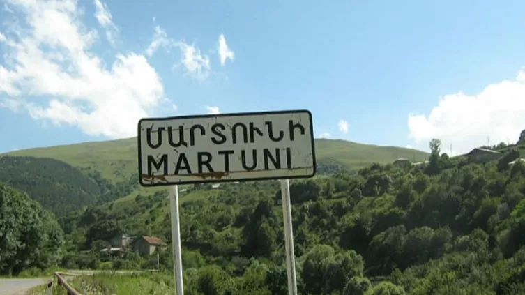 «Այլ տարբերակ չկա». Արցախի Հացի գյուղի 7 հոգանոց ընտանիքում հացն ուտում են` ըստ տարիքի