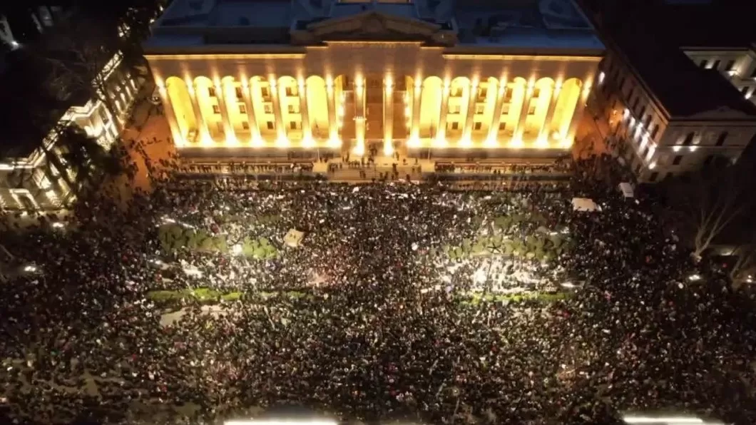 ՏԵՍԱՆՅՈՒԹ․ Թբիլիսիում մոտ 35 հազար մարդ դուրս է եկել ցույցի, նրանք ներկայացրել են իրենց պահանջները և ժամանակ տվել