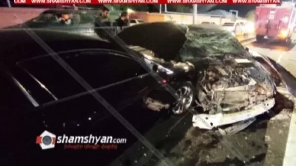Խոշոր ավտովթար Փարաքարի «գաի պոստի» մոտ. BMW-ն բախվել է ծառին, այնուհետև բետոնե արգելապատնեշին և Nissan-ին. Shamshyan. com