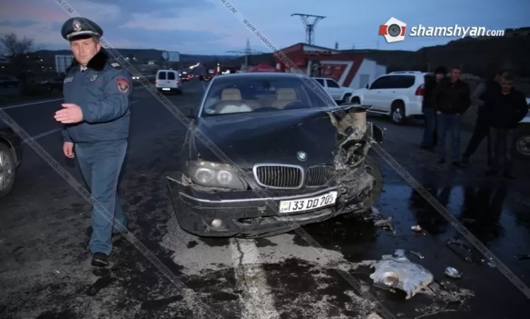 Կին վարորդը BMW-ով դարձել է ավտոմեքենաների ջարդի հեղինակ. 4 վիրավոր կա