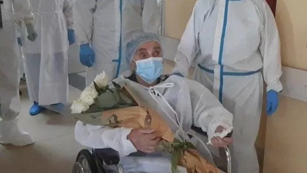 ՏԵՍԱՆՅՈՒԹ․ Արտաշատի բժշկական կենտրոնից դուրս գրվեց կորոնավիրուսից բուժված 91-ամյա Ռոզա Մարտիրոսյանը