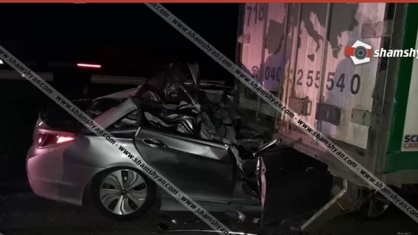 Կոտայքում Hyundai Sonata-ն մխրճվել է բեռնատարի կցորդիչի մեջ. կա վիրավոր