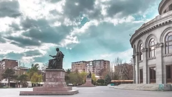 ԼՈՒՍԱՆԿԱՐՆԵՐ. Երևանը արտակարգ դրության օրերին