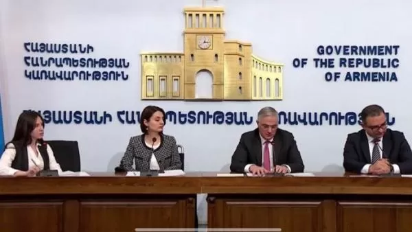 ՈւՂԻՂ. Մհեր Գրիգորյանի, Զարուհի Բաթոյանի և Տիգրան Խաչատրյանի ասուլիսը