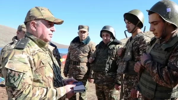Ադրբեջանի ՊՆ-ն սպառնում է. Արշակ Կարապետյանի Արցախ կատարած այցը կատաղեցրել է հակառակորդին