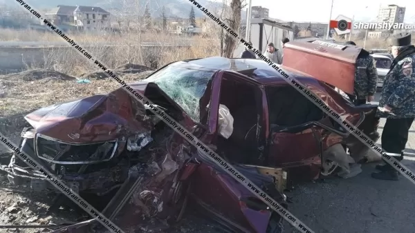 Խոշոր ավտովթար Լոռու մարզում. 21-ամյա վարորդը Mercedes-ով բախվել է ծառին. կա 5 վիրավոր