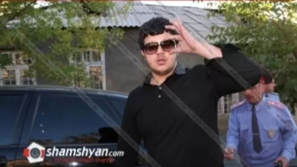 Փնտրում են Երևանում ոստիկանական ավտոմեքենային դիտմամբ հարվածած մեքենայի վարորդին