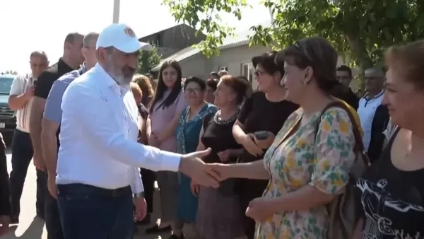 ՏԵՍԱՆՅՈՒԹ․ Այցելել եմ Արարատի մարզ․ վարչապետը զրուցել է բնակիչների հետ 
