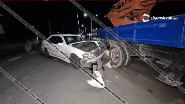 Mercedes-ը բախվել է ГАЗ 5312 մակնիշի ավտոաշտարակին. կան վիրավորներ