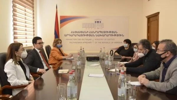 Ռուստամ Բադասյանը քաղհասարակության ներկայացուցիչների հետ քննարկել է համատեղ ուժերով բարեփոխումներին նոր թափ հաղորդելու հնարավորությունը