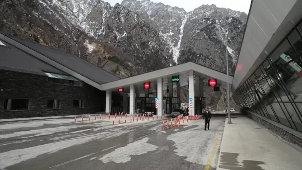 Վերին Լարսի հատվածներից մեկում երթևեկը ժամանակավորապես դադարեցվել է 