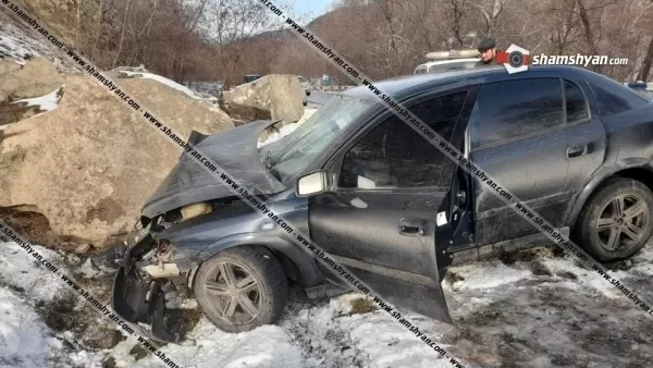 Opel-ը Երևան-Սևան-Իջևան ավտոճանապարհն դուրս է եկել հանդիպակաց գոտի և բախվել . վիրավորներ կան
