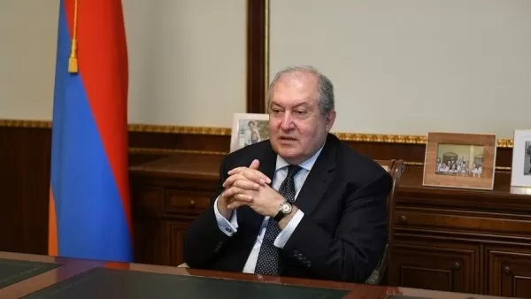 Արմեն Սարգսյանը  Փաշինյանին է վերադարձրել ԳՇ պետ Օնիկ Գասպարյանին ազատելու որոշումը. Հրապարակ 