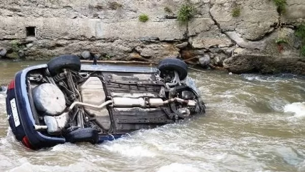 Հրազդանի կիրճում մեքենան ընկել է գետը. կան տուժածներ
