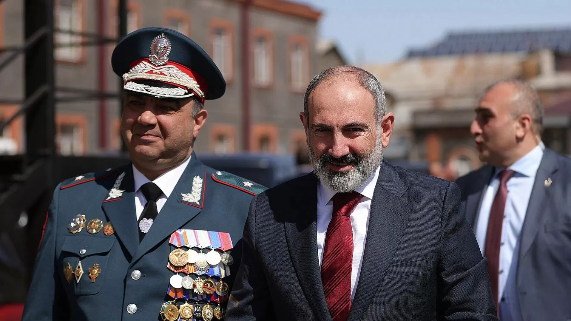 ՆԳՆ ենթակայության կառույցներում փակցրել են Վահե Ղազարյանի ու իր տեղակալների նկարները․ «Հրապարակ»