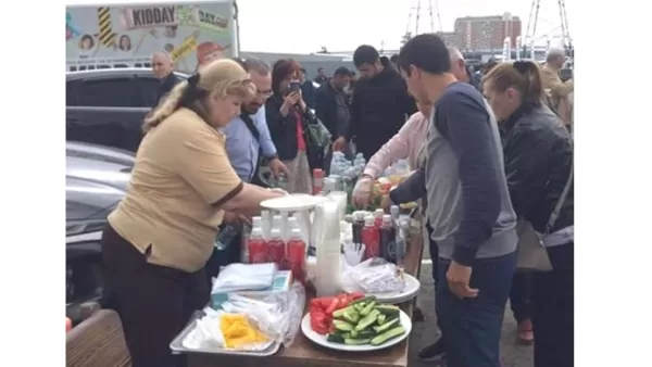 Մոսկվայում գտնվող հայերը «Фуд Сити» շուկայի հերթում սպասող հայրենակիցների համար անվճար սնունդ են բերել