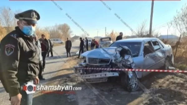 Արմավիրում ոչ սթափ վարորդը Mercedes-ով տապալել է էլեկտրասյունն ու կողաշրջվել, կա վիրավոր. Shamshyan. com