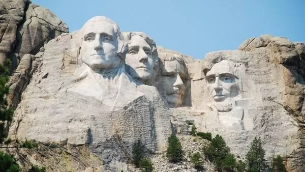 «Զայրացած ամբոխ» և «պատմության ոչնչացում». Թրամփն ԱՄՆ-ի Անկախության օրը նշել է Ռաշմոր լեռան վրա