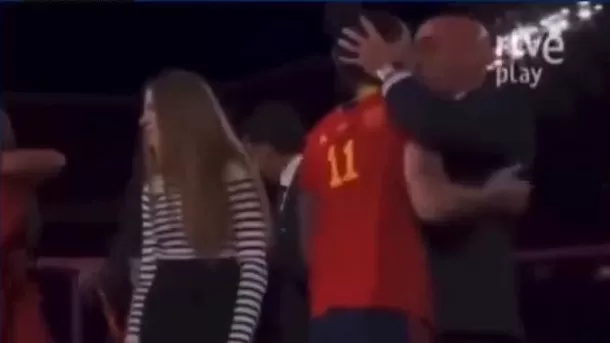ՏԵՍԱՆՅՈՒԹ. Սկանդալային համբույրից հետո Իսպանիայի ֆուտբոլի ֆեդերացիայի նախագահի գործունեությունը ժամանակավորապես կասեցվել է