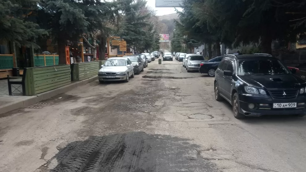 Ծաղկաձորի ճանապարհները քանդել են` տենդերը շահած ընկերության հետ դատվում են. «Հրապարակ»