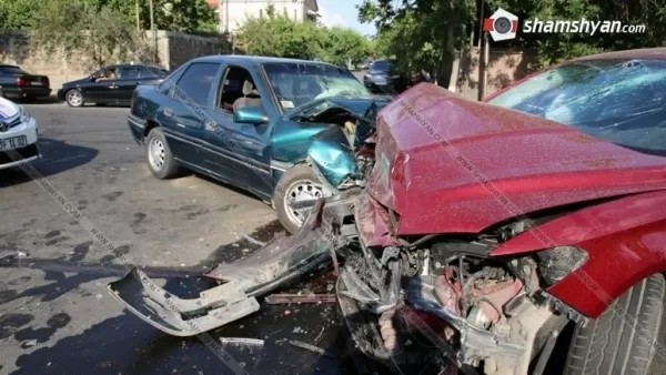 Խոշոր ավտովթար Երևանում. ճակատ-ճակատի բախվել են Ford-ը և Opel-ը