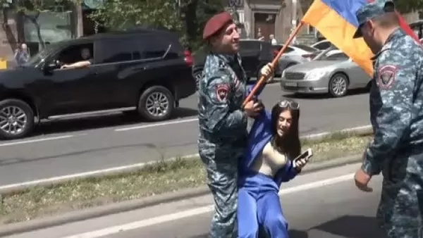 Երևանի տարբեր հատվածներից բողոքի ակցիա անցկացնող քաղաքացներ են բերման ենթարկվել