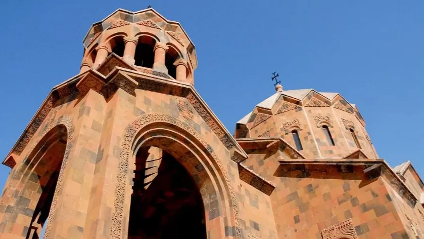 Հայոց բոլոր եկեղեցիներում երեք ժամը մեկ հնչում են զանգերը