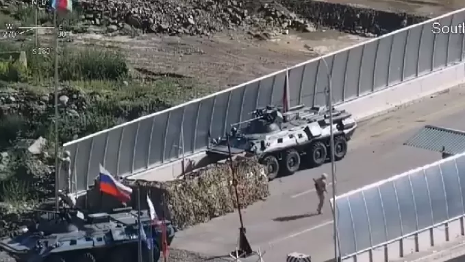 Տեսանյութը վաղուցվա է․ Հակարիի կամրջի վրա ադրբեջանական դրոշ չկա, սակայն դա ռուս խաղաղապահների շնորհիվ չէ