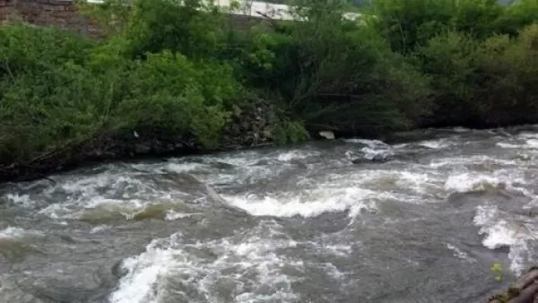 Երկու մարդ ընկել է Հրազդան գետը․ մեկին դեռ որոնում են.ԱԻՆ