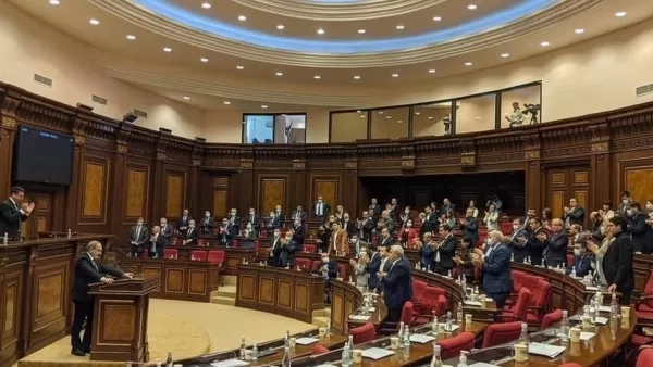Դուք որպես վարչապետ պետք Ձեր թիմակիցներին գոնե փորձեիք սաստել. պատգամավորը սաստեց վարչապետին՝ ծափերի համար 