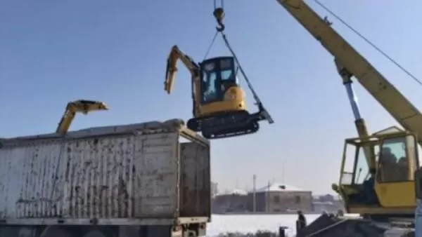 Մայր Աթոռի նվերը`  ՊՆ-ին և Ստեփանակերտին 