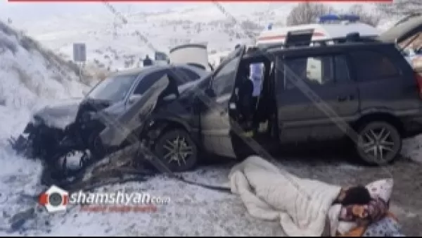 Խոշոր ավտովթար Արարատի մարզում. բախվել են Mercedes-ն ու Opel-ը. կա 5 վիրավոր
