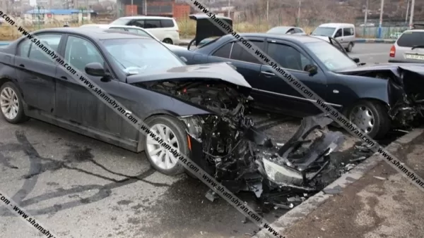 Խոշոր ավտովթար Երևանում. ճակատ-ճակատի բախվել են BMW-ն ու Mercedes-ը