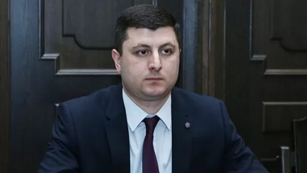 Որ դրանց հետ բանակցողն ու քննարկողը դուք լինեք՝ կխախտեն էլ, կգցեն էլ, ոտքերն էլ վրեներդ կսրբեն. Աբրահամյան 