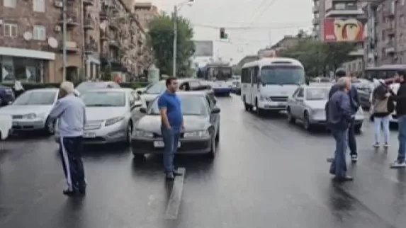 Երևանում առավոտից մեկնարկել են անհնազանդության ակցիանները․ որոշ փողոցներ փակ են 