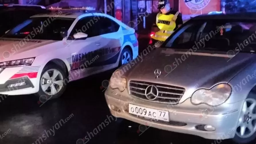 ԼՈՒՍԱՆԿԱՐՆԵՐ․ Ռուսական կեղծ համարանիշներով Mercedes-ի վարորդը կանգնել է, դիմել փախուստի՝ նետելով ատրճանակ