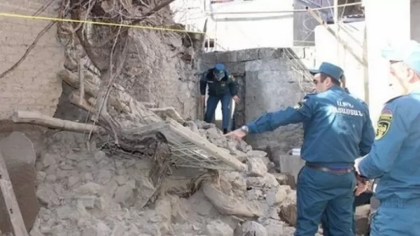 Երևանում  շենքերից մեկի շքամուտքի պատը փլուզվել է, քարերն ընկել են 2 կանանց վրա