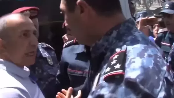 ՏԵՍԱՆՅՈՒԹ. Ոստիկանությունը կոպտորեն խոչընդոտել է լրագրողի գործունեությունը. Տիգրան Աբրահամյան
