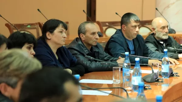  Պապիկյանը հանդիպել է ադրբեջանական գերության մեջ հայտնված զինծառայողների ծնողների և հարազատների հետ 